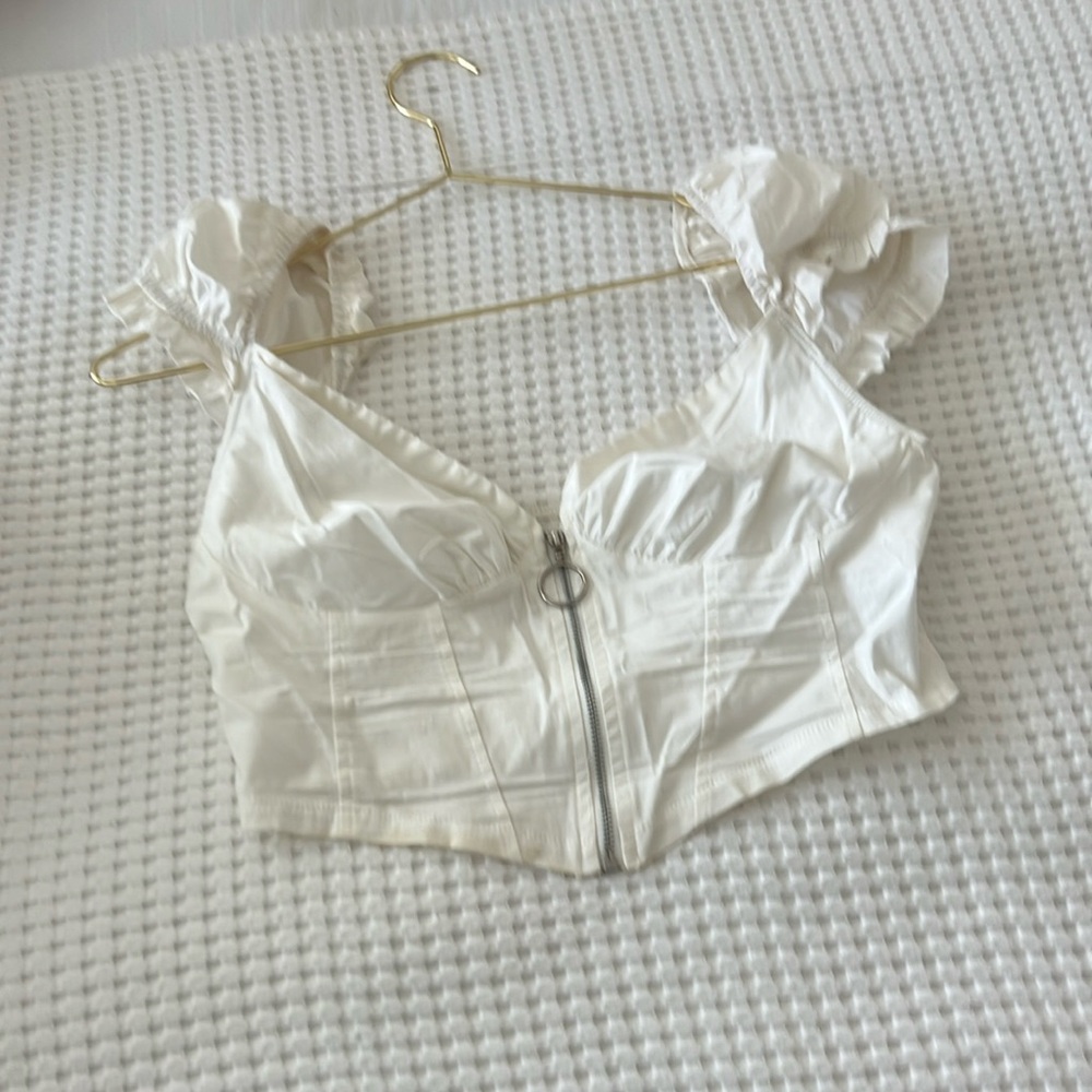 White top - Picture 2 of 2